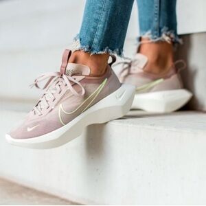 Nike Vista Lite in fossil stone size 8